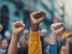 Minstens 1.200 werknemers van Ubisoft zijn in staking gegaan uit protest tegen de geplande bezuinigingsmaatregelen.