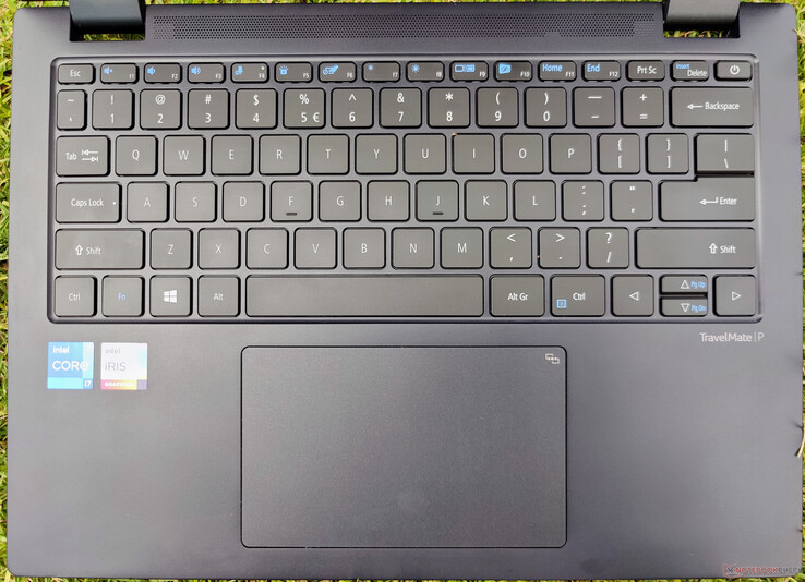 Het toetsenbord biedt een fatsoenlijke type-ervaring, terwijl de touchpad zorgt voor een soepele glijden met minimale weerstand