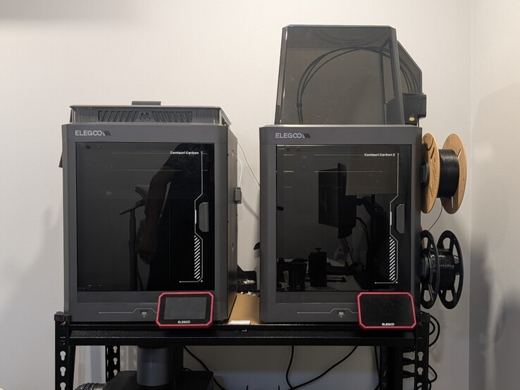 Elegoo Centauri Carbon (links) en Centauri Carbon 2 Combo (rechts).