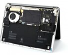 De binnenkant van de Surface Laptop 7 is gemakkelijk toegankelijk. (Afbeelding: iFixit)