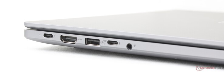 Links: 2x USB-C Thunderbolt 4 met DisplayPort 2.1 + Power Delivery, HDMI 2.1, USB-A 3.2 Gen. 1 (5 Gbps), 3,5 mm-hoofdtelefoonaansluiting