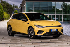 De nieuwe Leapmotor B05 wil zich profileren als een betaalbaar alternatief in het segment van de elektrische compacte auto’s, maar kampt bij de lancering nog steeds met onvolwassen softwarefuncties