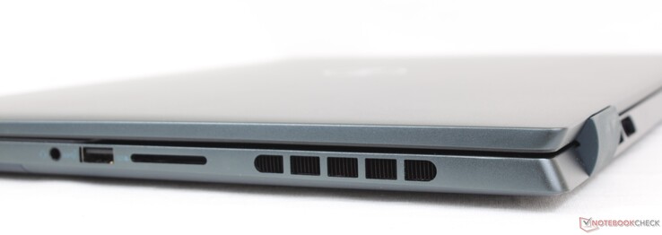 Rechts: 3,5 mm headset, USB-A 3.2 Gen. 1, SD-kaartlezer