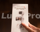 Verkoopverpakking van de Insta360 Luna Pro.