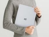 De consumentenversie van de Surface Laptop 6 zou wel eens beter kunnen presteren dan zijn 'voor bedrijven' broertje, laatstgenoemde afgebeeld. (Afbeeldingsbron: Microsoft)