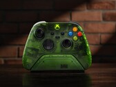 Het Ultimate Charging Dock van 8BitDo voor Xbox-controllers heeft dezelfde doorschijnende groene kleur als de originele Xbox/