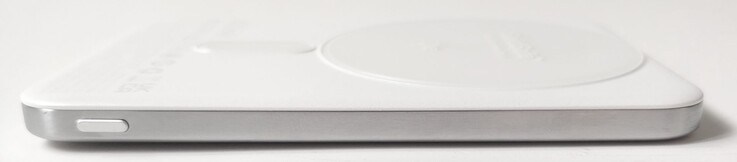 Aan/uit-knop op de linkerrand.