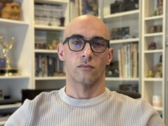 De Brilliant Labs Halo AI-bril heeft een 0,2 inch klein microOLED heads-up display (Afbeelding bron: Brilliant Labs)