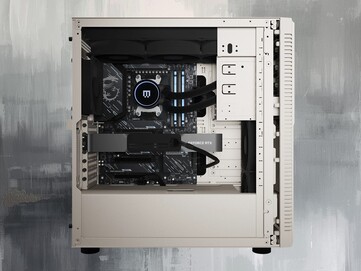 Maingear Retro98 voorgebouwde gaming-pc met RTX 5090 wordt getoond (Afbeelding bron: Maingear PR met bewerkingen)
