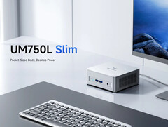 De Minisforum UM750L Slim wordt geleverd in één zilverkleurige optie met een contrasterende aan/uit-knop. (Afbeeldingsbron: Minisforum)