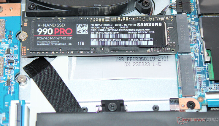 De Apex biedt plaats aan twee SSD's.