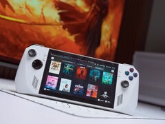 Gemodificeerde Asus ROG Ally met een 90Wh batterij en aangepaste 3D-geprinte achterplaat, waarop SteamOS draait en een bibliotheek met AAA- en indiegames wordt getoond op het startscherm. (Afbeeldingsbron: Miner TechTips / YouTube)