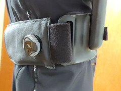 Knop past de spanning aan. (Afbeeldingsbron: Notebookcheck)