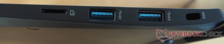 Rechts: microSD, 2x USB-A 3.2 Gen 2, Kensington-slot