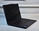 Maximale efficiëntie: Lenovo ThinkPad T14s Gen 6 laat zien waarom Lunar Lake de perfecte keuze is voor zakelijke laptops, op de foto: Lenovo ThinkPad T14s Gen 6 (afbeeldingsbron: Benjamin Herzig/Notebookcheck.com)