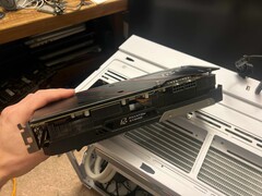 Een gamer heeft een AMD Radeon RX 5700 XT gaming GPU voor slechts $4,99 uit een kringloopwinkel gehaald. (Afbeeldingsbron: u/12kdaysinthefire)