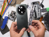 De OnePlus Open post-teardown. (Bron: JerryRigEverything via YouTube)