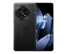 De OnePlus 13 (foto) heeft een licht gebogen display. (Afbeeldingsbron: OnePlus)