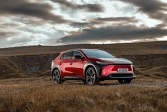 Toyota is begonnen met de levering van zijn bZ4X EV. (Afbeelding bron: Toyota)