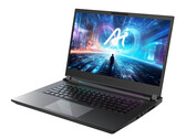 De AORUS 15 (2024) heeft poorten aan drie zijden, inclusief schermuitgangen aan de achterkant. (Afbeeldingsbron: Gigabyte)