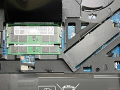 De RAM-sleuven en de twee SSD-sleuven...