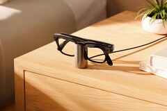De Meta Glasses-oplaadstandaard is ideaal als oplader voor op uw bureau of naast uw bed.