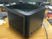 De aankomende mini PC van FEVM krijgt een veel grotere behuizing met krachtige RTX 4090 laptop graphics. (Afbeeldingsbron: metalsojin2 via Reddit)