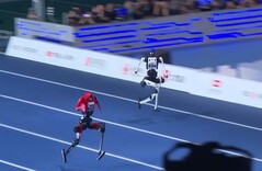 De Chinese Tiangong Ultra (rechts) en Honor Lightning (links) hebben het wereldrecord van Usain Bolt op de 100 meter verbroken.