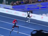De Chinese Tiangong Ultra (rechts) en Honor Lightning (links) hebben het wereldrecord van Usain Bolt op de 100 meter verbroken.