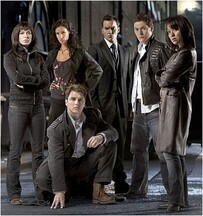 Captain Jack en het Torchwood-team brachten gruis, verlies en wilde buitenaardse technologie naar de donkere kant van het Whoniversum; er zijn maar weinig spin-offs die zo'n indruk hebben achtergelaten.