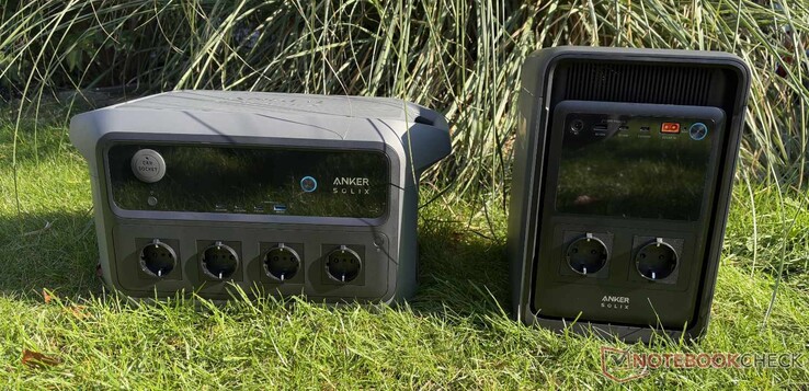 De Anker Solix S2000 (rechts) is iets dieper en hoger, maar aanzienlijk smaller en lichter dan de C2000 Gen 2.