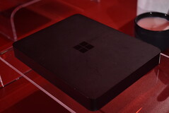 Huidige selectie van 8cx Gen 3 hardware: Microsoft Dev Kit...