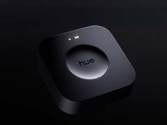 De Philips Hue Bridge Pro (foto) en Bridge krijgen nieuwe updates. (Afbeeldingsbron: Philips Hue)