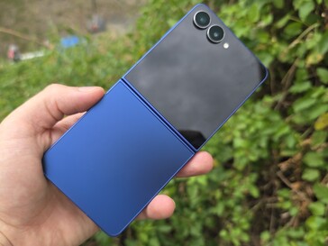 Samsung Galaxy Z Flip7 test. (Afbeeldingsbron: Marcus Herbrich)
