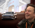 Ellon Musk heeft op sociale media de draak gestoken met Lucid omdat ze de NACS-laadhardware van Tesla hebben overgenomen. (Afbeeldingsbron: PowerfulJRE op YouTube/Tesla/Lucid - bewerkt)