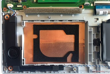 2.5-inch HDD-sleuf: aansluiting op het moederbord