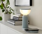 De draagbare IKEA BETTORP LED-lamp heeft een basis met twee draadloze oplaadpads van 5 W. (Afbeelding bron: IKEA)