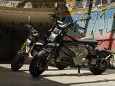 BMW's nieuwe CE 02 is een geëlektrificeerde brommer-motorfiets-band die karakter in overvloed heeft. (Afbeelding bron: BMW)