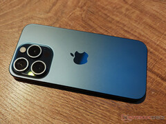 De iPhone 15 Pro zou het laatste model kunnen zijn met 3x telefoto- en 12 MP ultragroothoekcamera's. (Afbeeldingsbron: Notebookcheck)