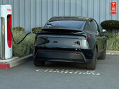 De nieuwe kleur Diamond Black Model Y is glanzend van veraf, maar complexer van dichtbij. (Afbeeldingsbron: Sawyer Merritt/X)
