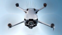 De inhoud van de DJI Mini 5 Pro Fly More Combos is nu uitgelekt in officiële afbeeldingen. (Afbeeldingsbron: @quadro-news, bewerkt)
