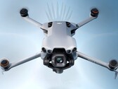 De inhoud van de DJI Mini 5 Pro Fly More Combos is nu uitgelekt in officiële afbeeldingen. (Afbeeldingsbron: @quadro-news, bewerkt)