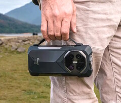 De Fossibot F113 smartphone heeft een handige draagriem aan de zijkant. (Afbeeldingsbron: Fossibot)