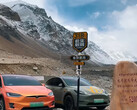 Model X en Model Y bij het Mt Everest basiskamp (foto: Tesla)