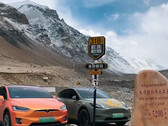 Model X en Model Y bij het Mt Everest basiskamp (foto: Tesla)