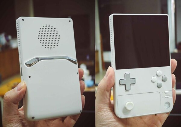 Pocket DMG hands-on foto's. (Afbeeldingsbron: AYANEO via Liliputing)