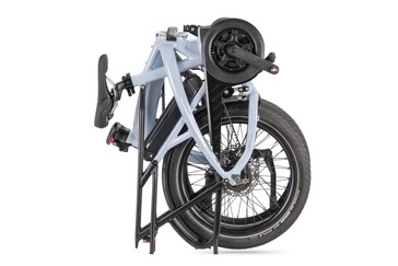 De fiets kan ook rechtop worden opgeborgen als hij opgevouwen is (Afbeelding bron: Tern)