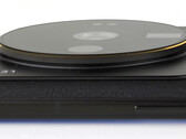 De Xiaomi 12S Ultra maakte indruk op ons toen we hem eerder dit jaar reviewden. (Beeldbron: NotebookCheck)