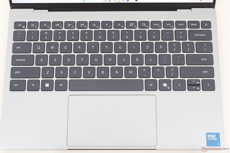 Met afmetingen van ongeveer 12 x 7 cm kan het clickpad wat krap aanvoelen, vooral bij het verticaal verplaatsen van de cursor