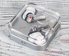 De Ear (3) kost € 179 in de EU. Afgebeeld: de draadloze oordopjes in het doosje. (Afbeeldingsbron: Notebookcheck)